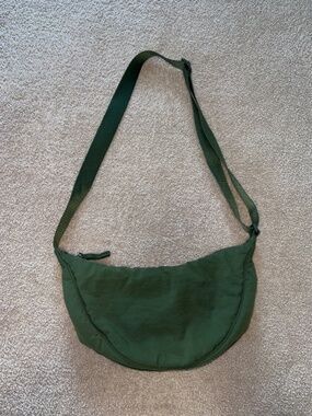 Uniqlo Round Mini Shoulder Bag in Green